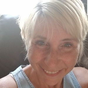 Meet your Posher, Lenore